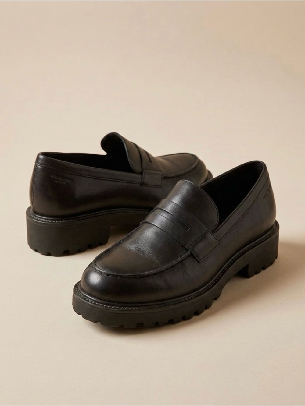 Vagabond Women's Kenova Moc Toe Penny Loafers